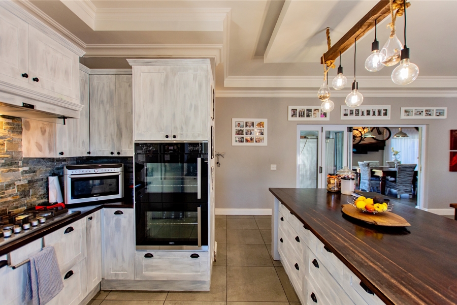 5 Bedroom Property for Sale in Myburgh Park Western Cape